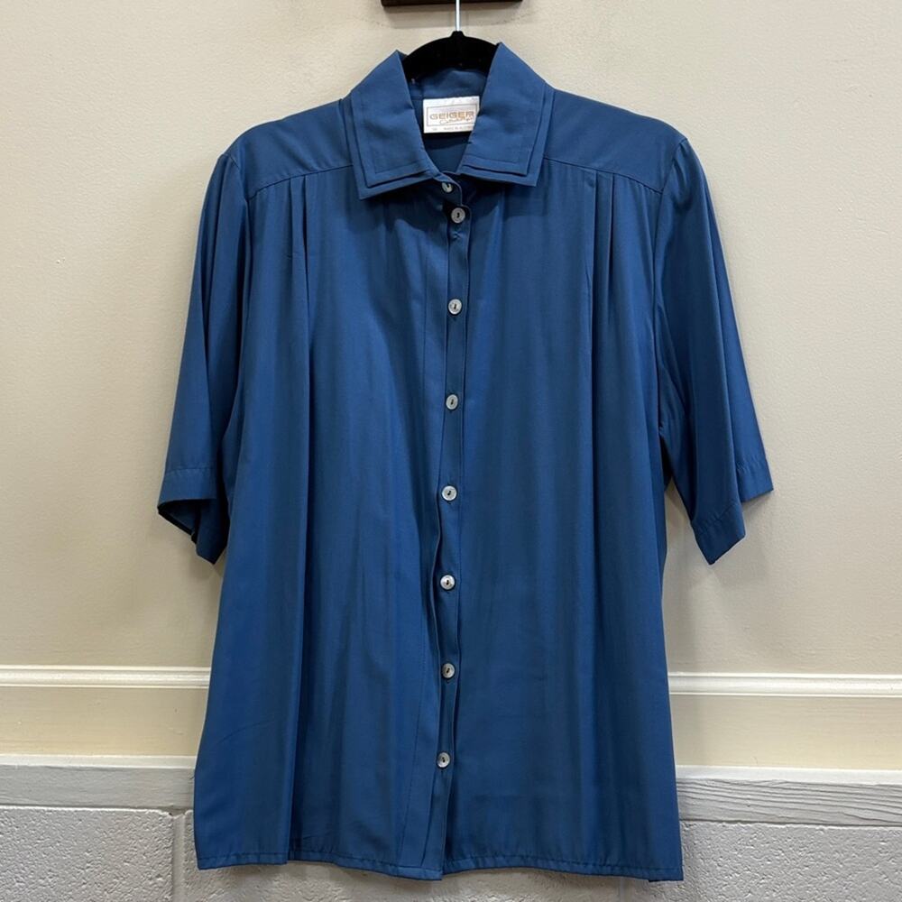 Geiger vintage women’s size 38/8 Blue Button-Up blouse top